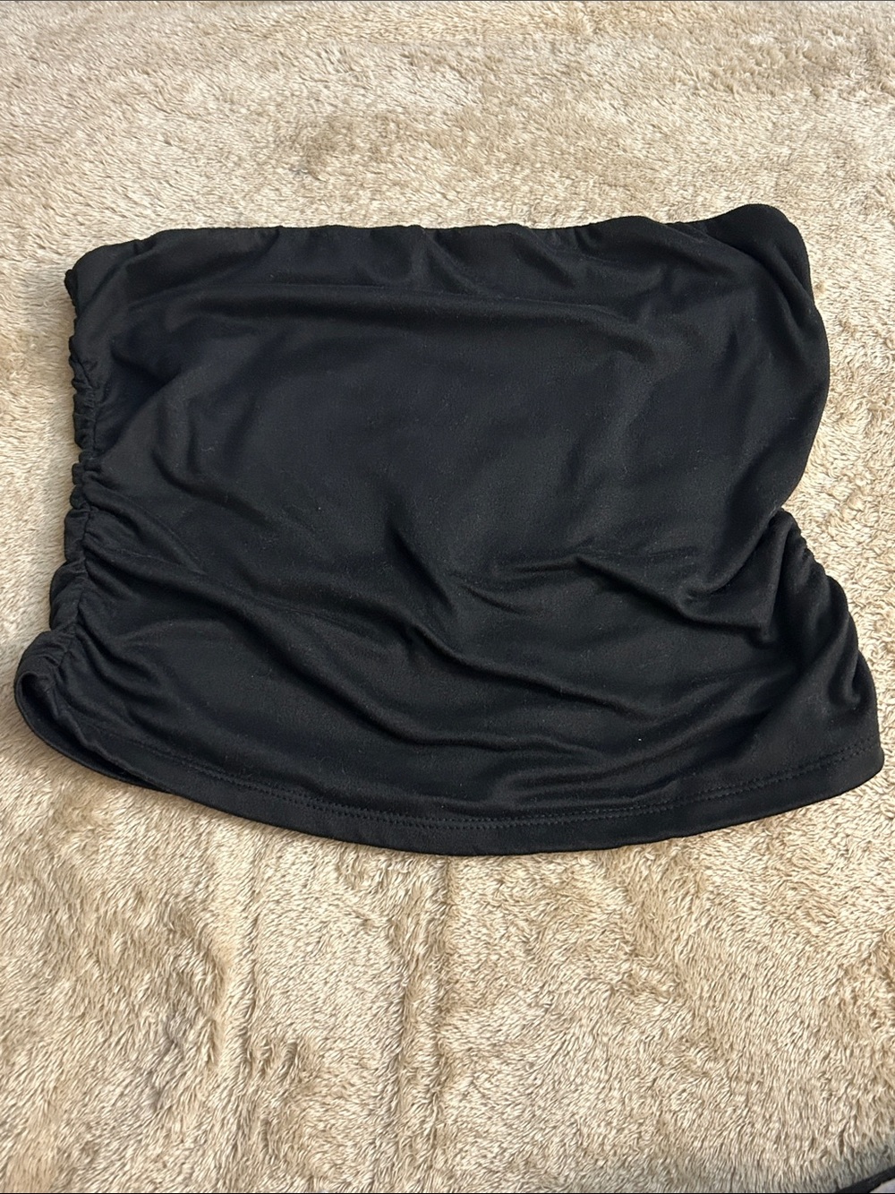 Sleek Black Strapless Ruched Tube Top